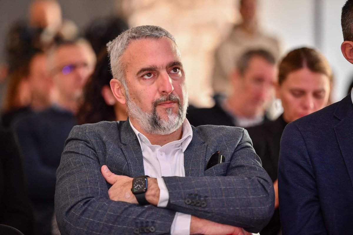 NIKOLA KNEŽIĆ: HDZ NEMA KONTROLU NAD STRANICOM NA KOJOJ JE OBJAVLJEN SPORNI POST