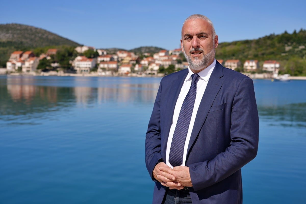 NIKOLA KNEŽIĆ: OČEKUJEM DA ĆE PRIMORKE I PRIMORCI REĆI DA ŽELE DA NASTAVIMO UREĐIVATI NAŠ ZAJEDNIČKI DOM