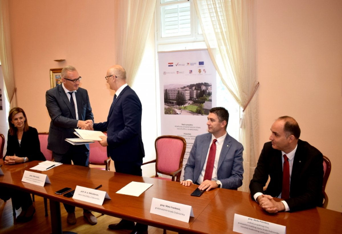Potpisan ugovor za izgradnju studentskog doma, radovi počinju 11. srpnja