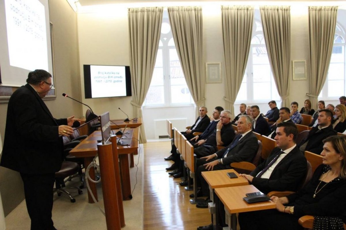 Tribina u dubrovačkoj Gradskoj vijećnici: U BiH je 54,97 posto manje Hrvata nego 1991.