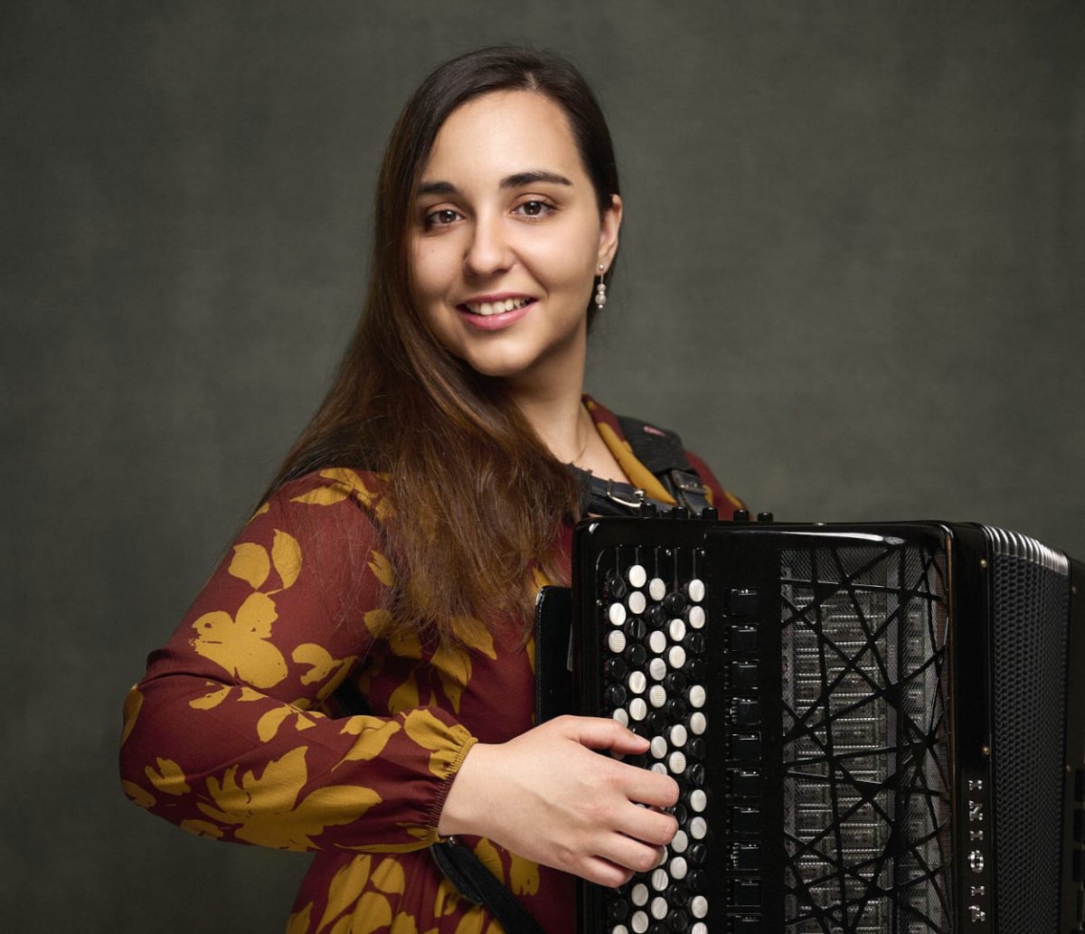 RENOMIRANA HARMONIKAŠICA MARTINA JEMBRIŠAK NASTUPA UZ DSO
