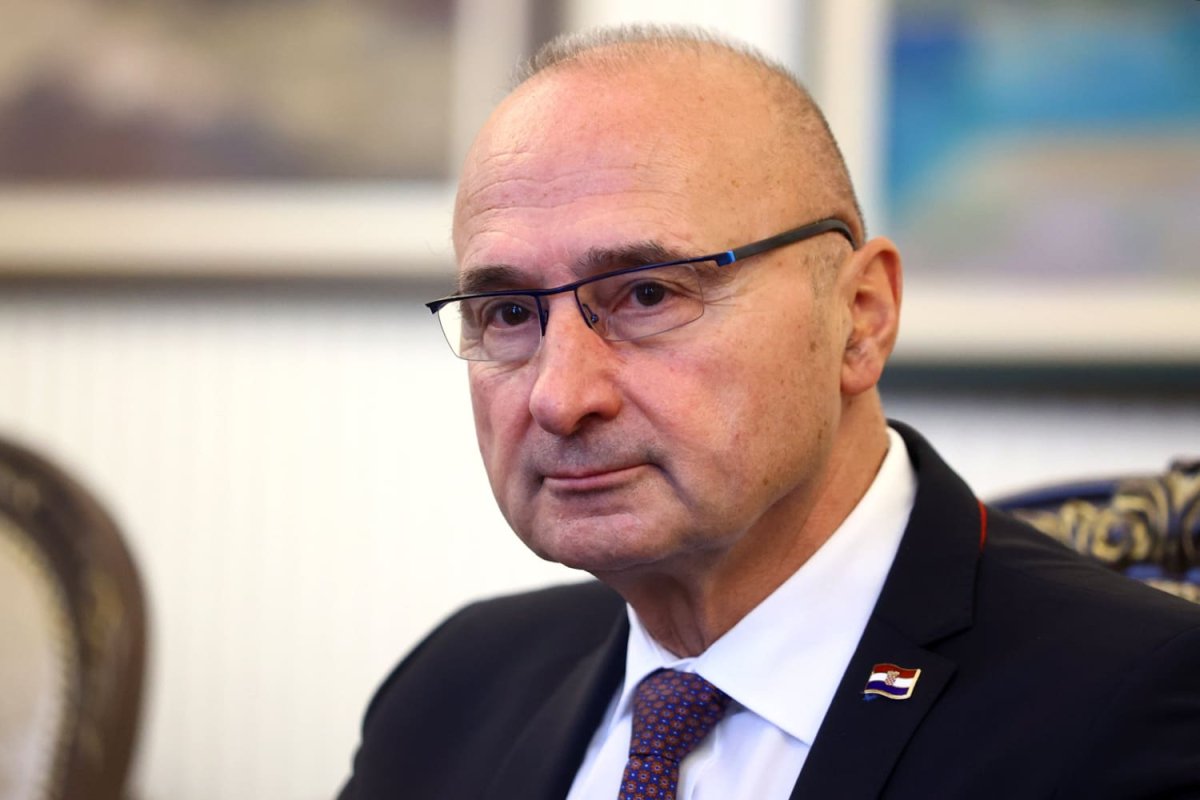 HRVATSKA STOPIRA CRNU GORU NA ULASKU U EU I ZBOG IMENA BAZENA U KOTORU