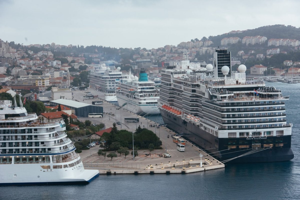 LUKA DUBROVNIK OSTAJE VODEĆA PO BROJU KRUZERA