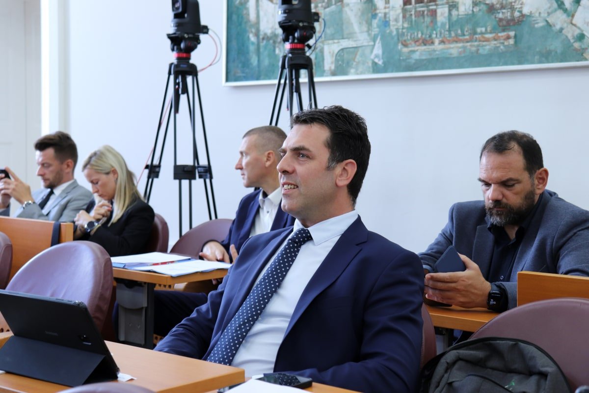 NJEGOV OPIS POMOĆNIKA IZ ČISTOĆE JEDAN JE OD BOLJIH ISTUPA KOJE SMO ZABILJEŽILI