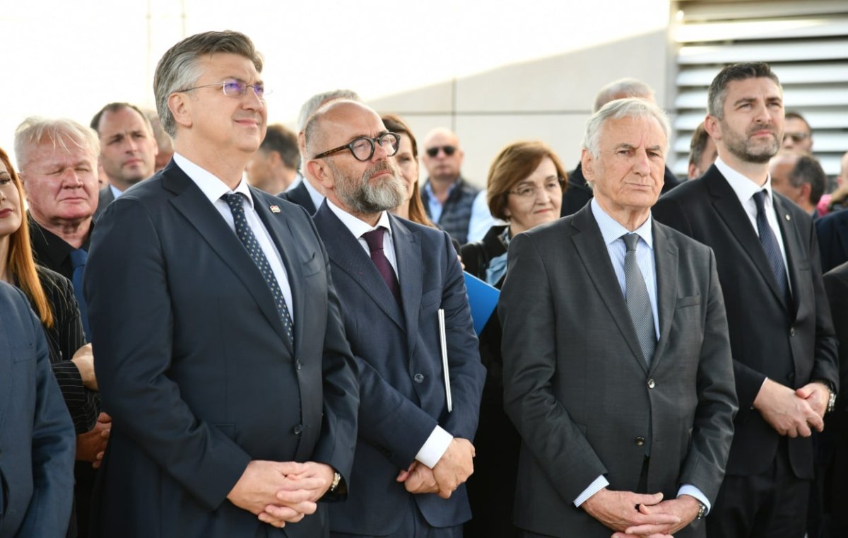 GDJE JE NESTALA BRZA CESTA? DOBROSLAVIĆ: HRVATSKE CESTE SU UZELE PREDAH