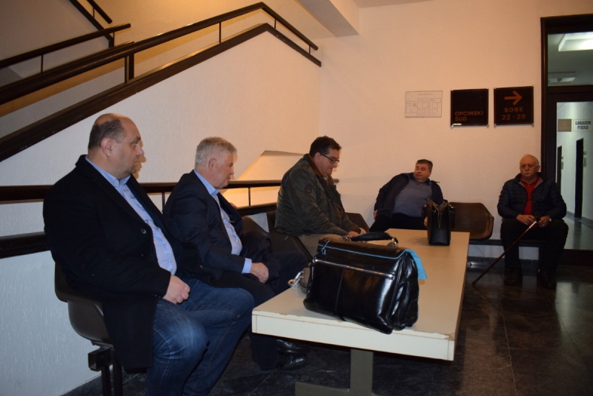 Orlić nije dao iste iskaze, ali Vlahušić je nepravomoćno proglašen krivim da ga je oklevetao kako je lažno svjedočio