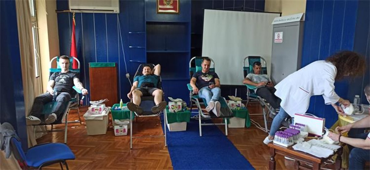 Policijski službenici PU dubrovačko – neretvanske darivali krv na akciji u Herceg Novom