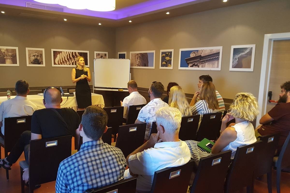 Održana edukacija za male i srednje poduzetnike "Info platforma"
