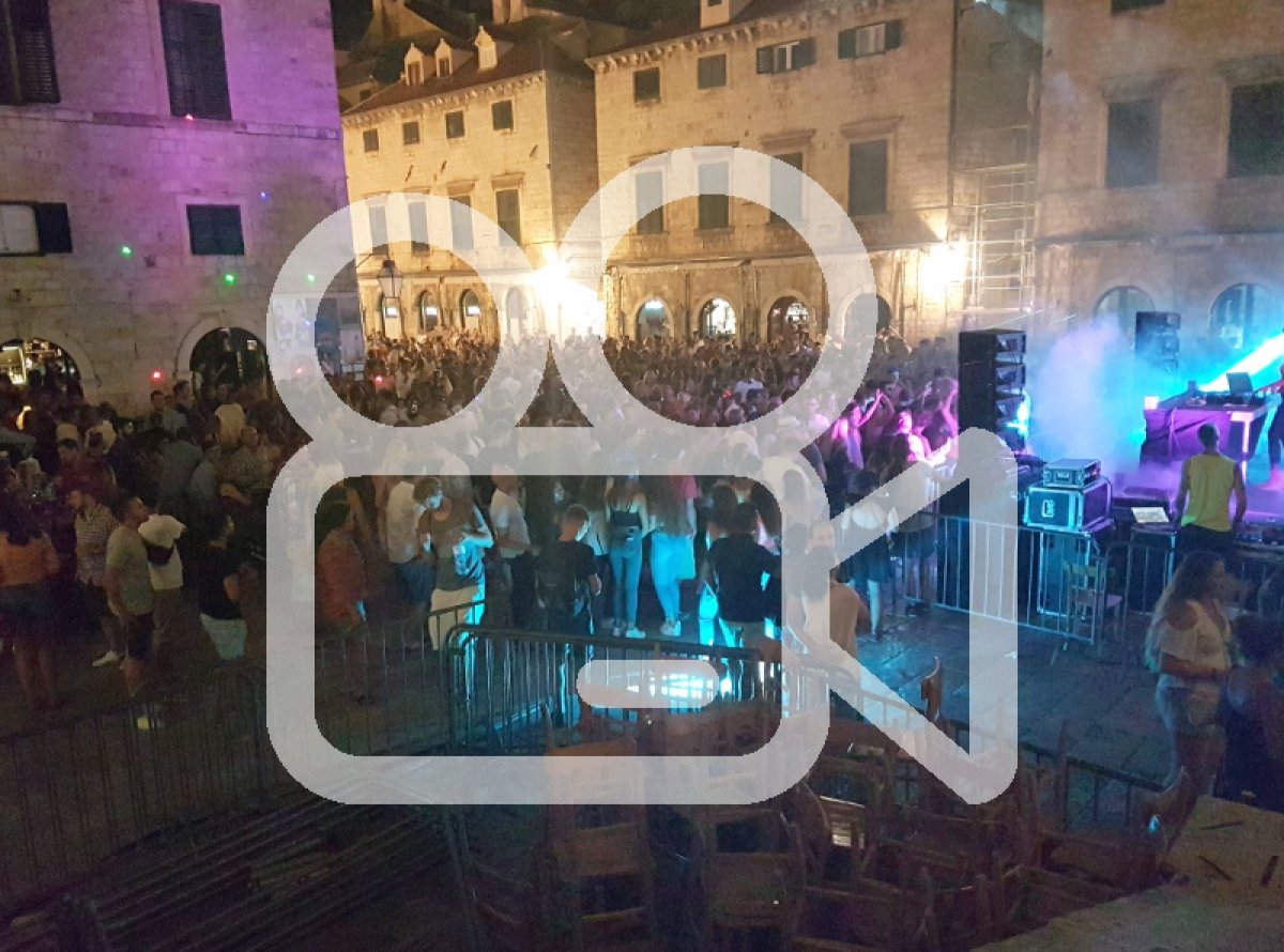 Procijenite sami kako to zvuči uz zabavu na Stradunu