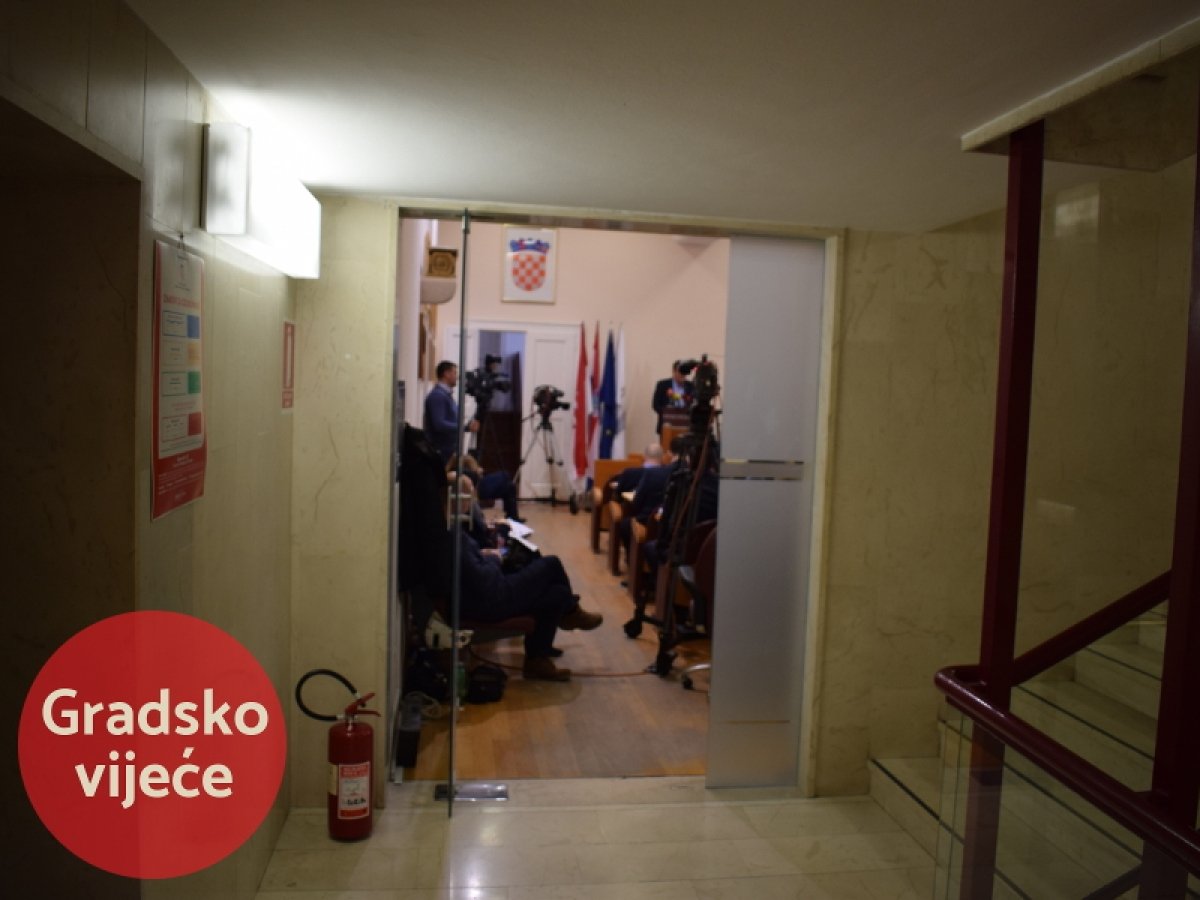 Bez nazočnosti novinara: Nagrada za životno djelo akademiku Stjepanu Krasiću, postuhumno padre Petru Perici