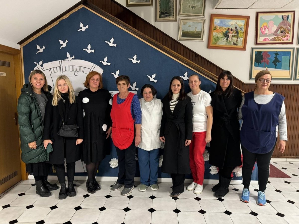 PREDSTAVNICI GRADA DUBROVNIKA I OVE GODINE POSJETILI DOM SVETA ANA U VINKOVCIMA I URUČILI DONACIJU