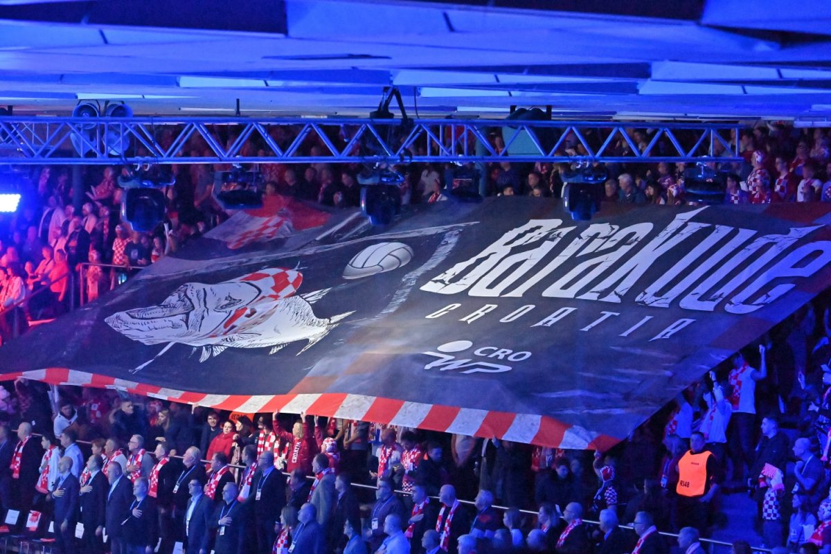 HRVATSKA JE U POLUFINALU EUROPSKOG PRVENSTVA U VATERPOLU S MAĐARIMA