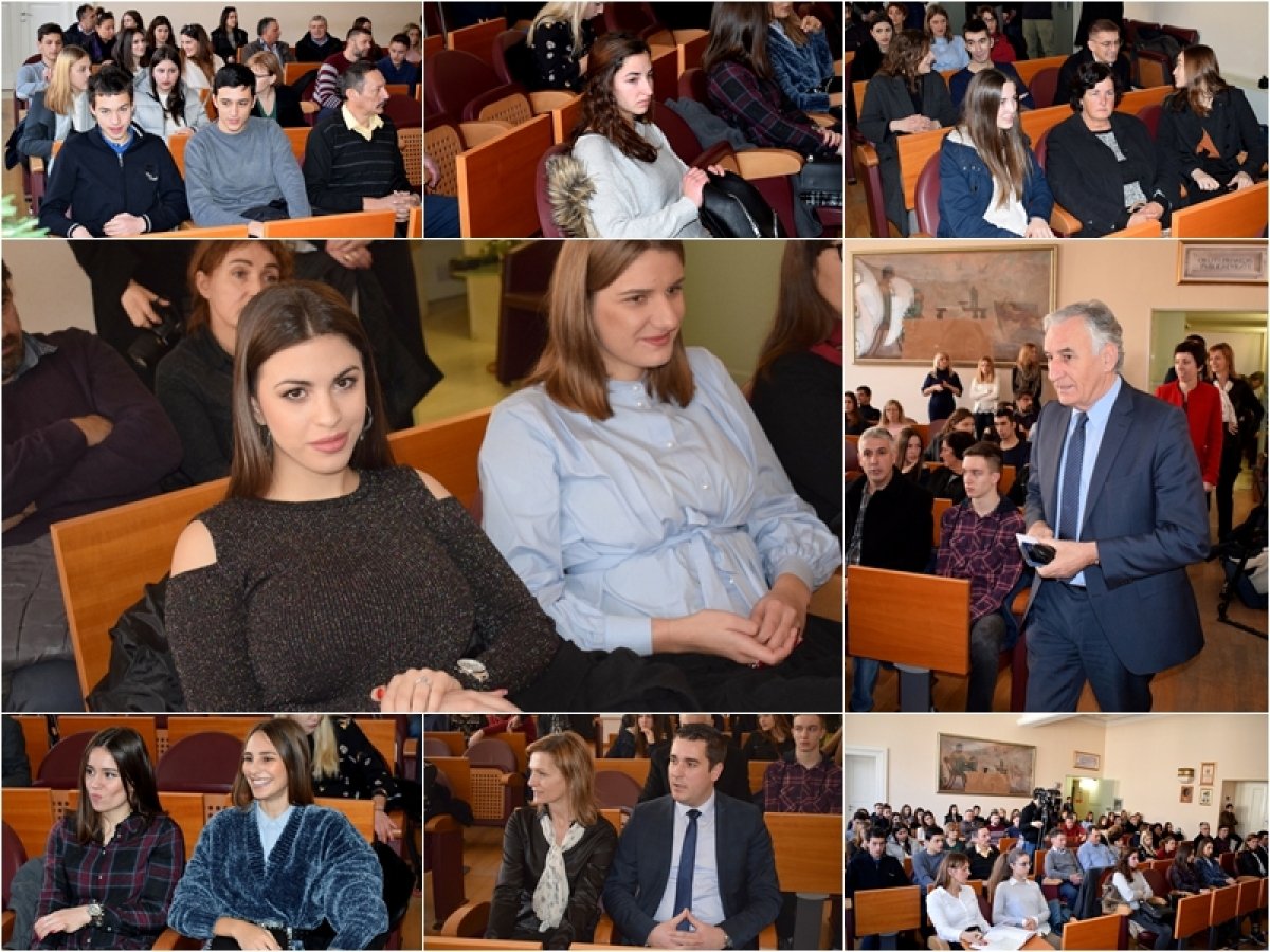 Župan Dobroslavić potpisao ugovore za stipendiranje darovitih učenika i studenata