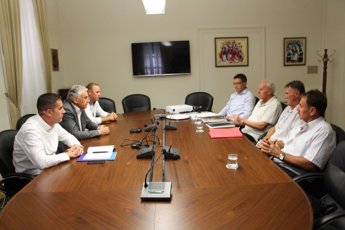 Župan s predstavnicima PZ Dingač