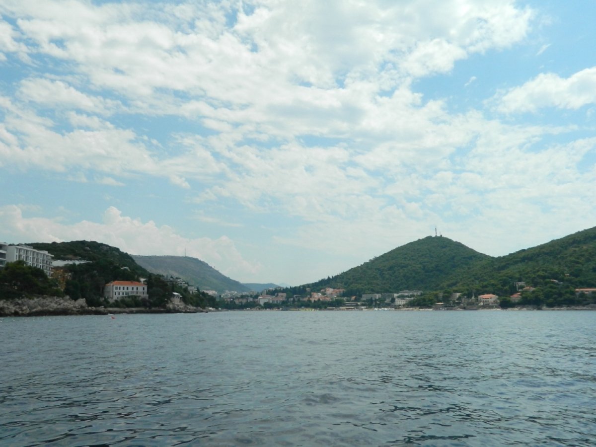 Kupanje nepreporučljivo: More u Uvali Lapad zagađeno fekalijama