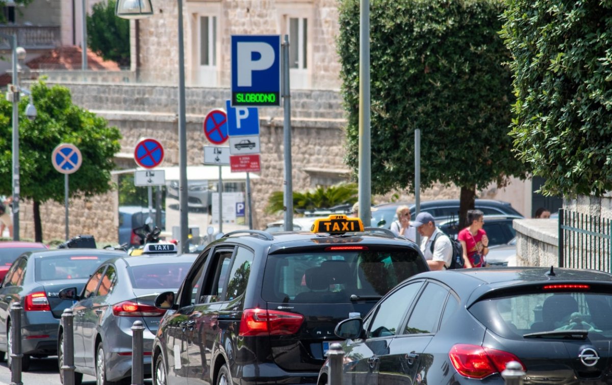 NE BUDE LI MOGAO OGRANIČITI BROJ TAKSI VOZILA OKO GRADA FRANKOVIĆ IMA PLAN B