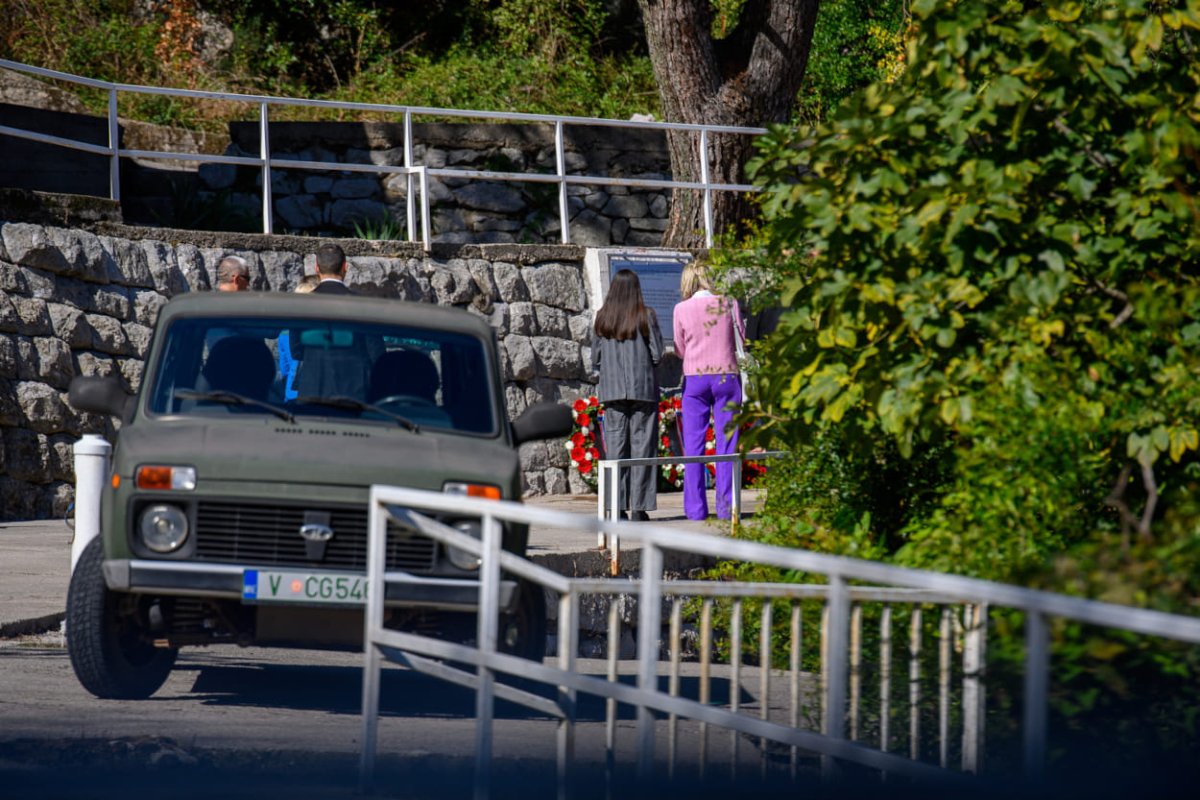 ŠTO UOPĆE RADE HRVATSKA IZASLANSTVA U MORINJU DOK CRNOGORCI SAMI SEBE ABOLIRAJU?