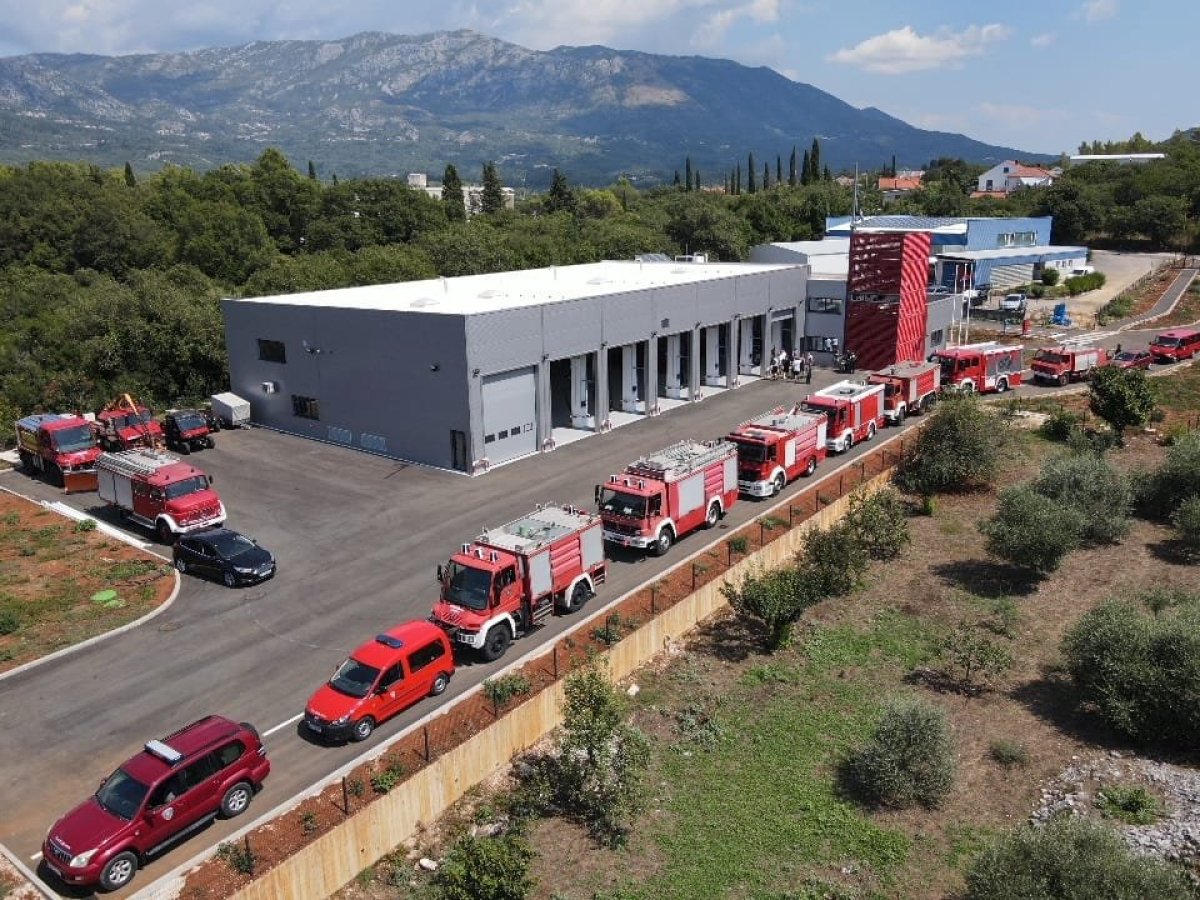 BIT ĆEMO JOŠ BRŽI I KORISNIJI, KAŽE ZAPOVJEDNIK JVP KONAVLE NAKON OTVARANJA NOVOG VATROGASNOG DOMA