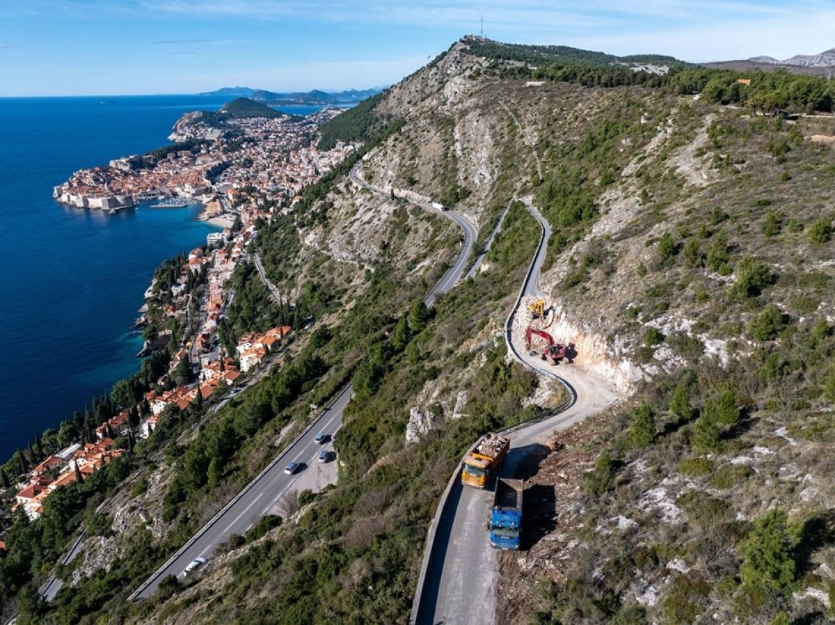 POČELI RADOVI NA CESTI ZA BOSANKU, DJELOMICE ĆE SE PROŠIRITI
