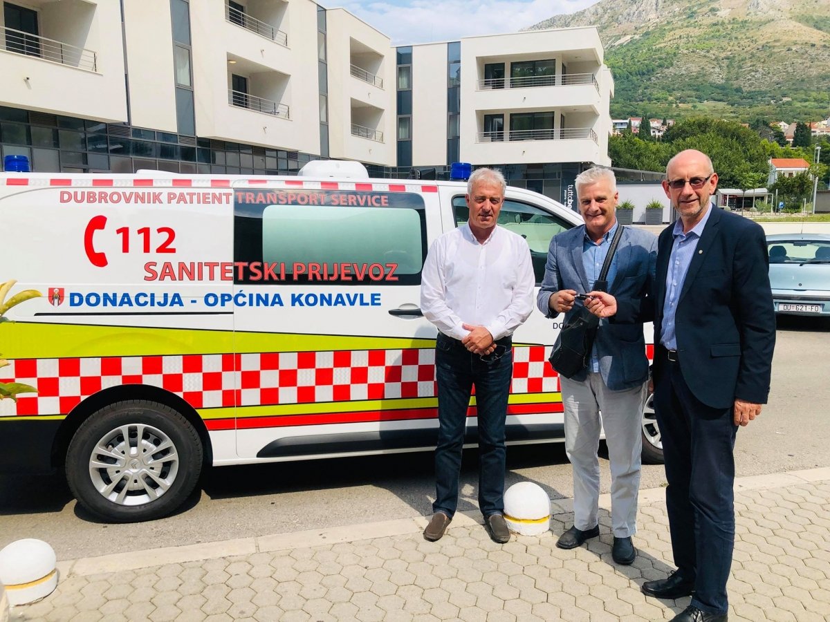 Općine Župa dubrovačka i Konavle donirale sanitetsko vozilo Domu zdravlja