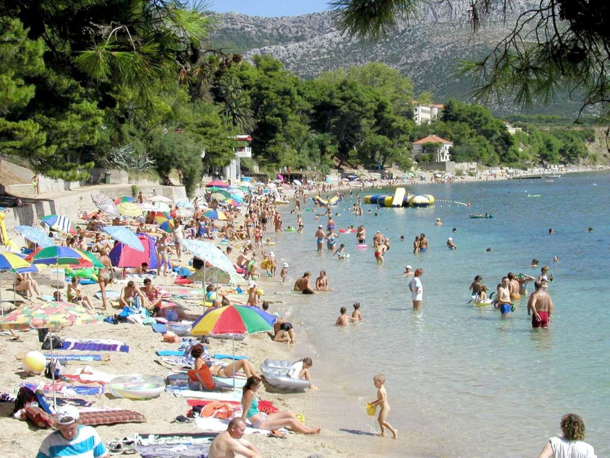 NOVI ZAKON JE OŠTAR, HOĆE LI BITI DOHRANE PLAŽE OVE SEZONE? PRIMJER IZ OREBIĆA GOVORI O OVOM PROBLEMU