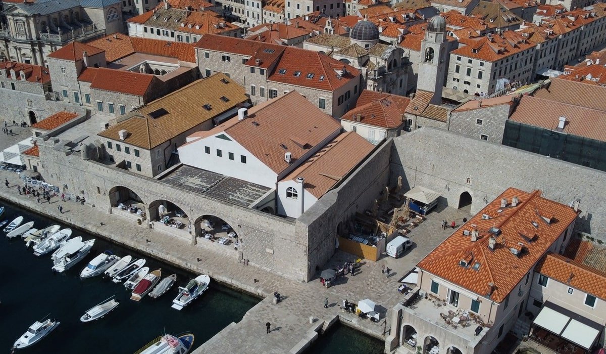 Završeni su radovi na obnovi krova Luže, u kinu i „Bursi“ više neće biti vlage