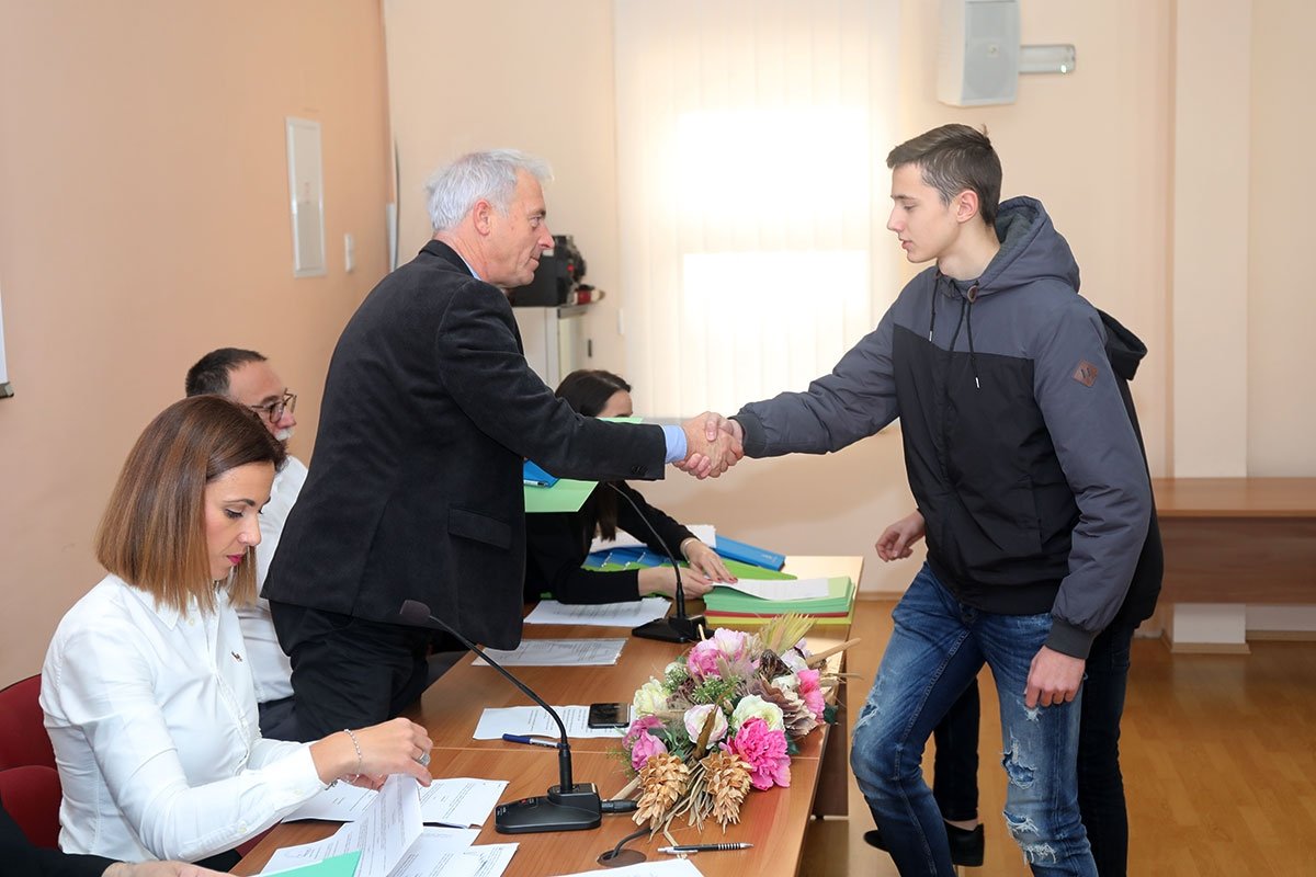 Stipendije župskim učenicima i studentima