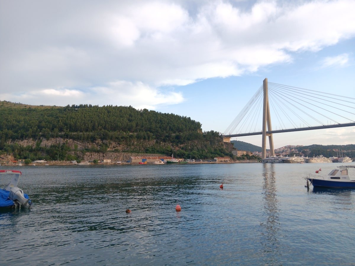 Na Batahovini će se graditi nova benzinska postaja za plovila, ne zna se kad, a što će biti s onom na Orsanu nije poznato