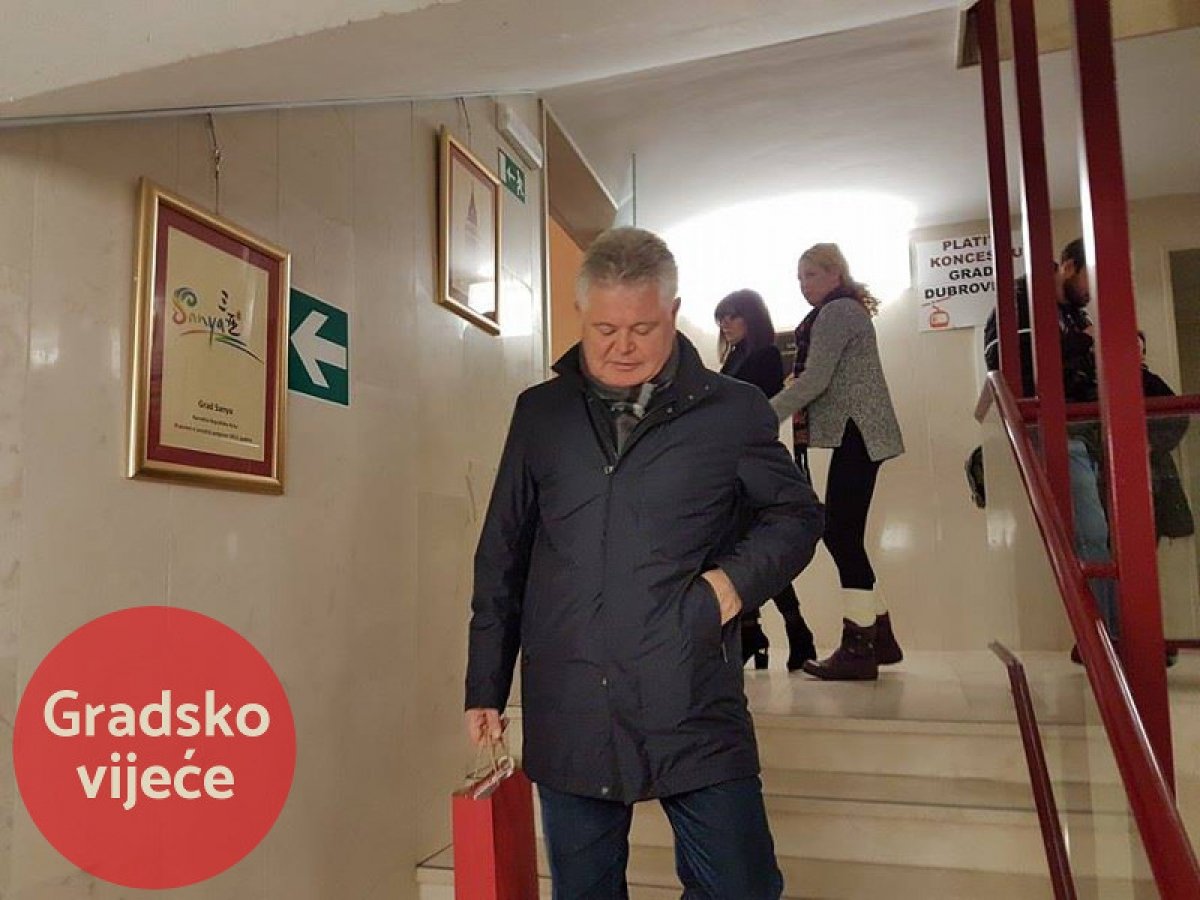 Povjerenstvu "Todora Milutinovića" fali još samo kafe kuharica; Vlahušić napustio sjednicu