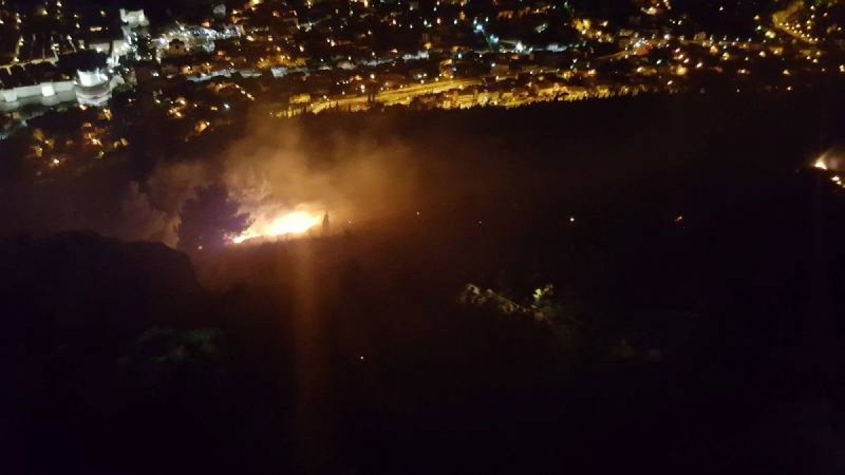 Požari brinu i dubrovačke pomorce, a s mora jedan od njih pita gradonačelnika i vijećnike: Je li Dubrovnik spreman?