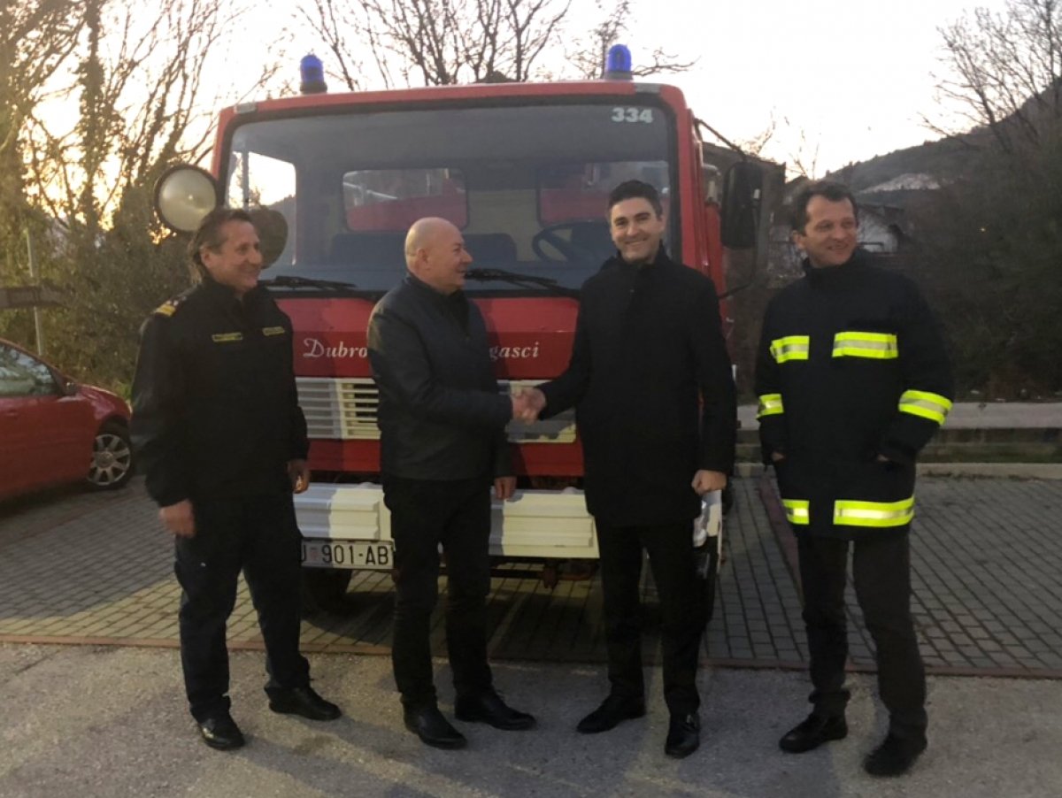 Vatrogasna zajednica Grada Dubrovnika donirala autocisternu općini Pojezerje