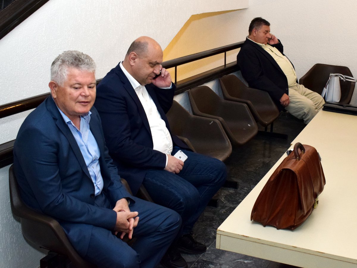 Uz „odu Orliću” Vlahušić se samopredložio za predsjednika DPDS -a; smatra da i Kapetanić treba dati ostavku