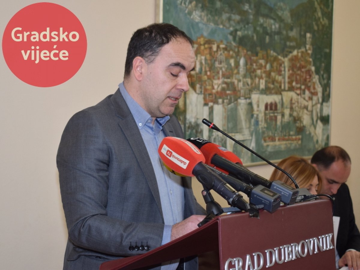 Vjeruje li još itko da Kristić i Lujić nisu u dogovoru s HDZ-om? Nikolić pregazio Lujić kao plitak potok