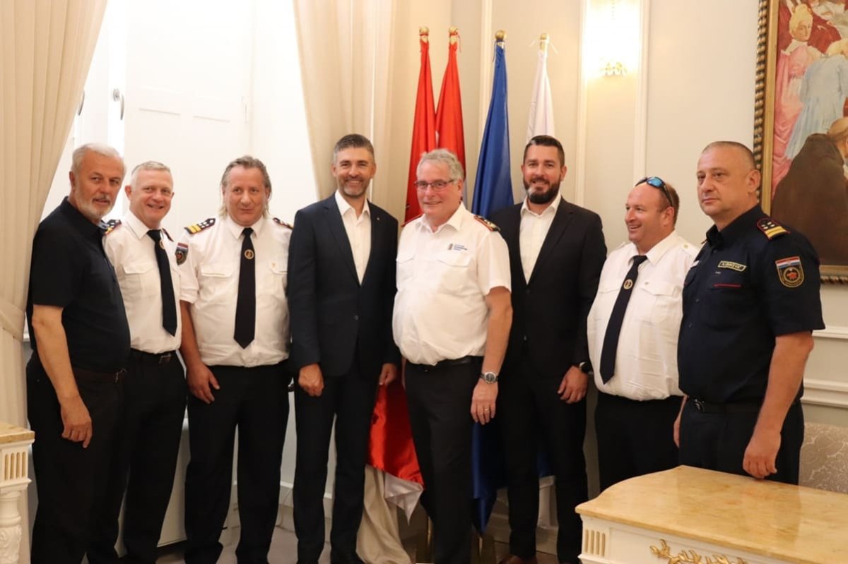GRADONAČELNIK FRANKOVIĆ NA PRIJEMU S PREDSJEDNICIMA VATROGASNIH SAVEZA HRVATSKE I NJEMAČKE