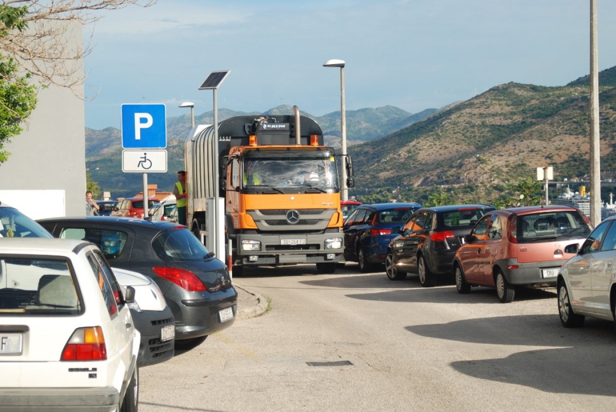 Prvi korak k uvođenju reda: Ukida se smiješna naknada za nedostajuće parking mjesto