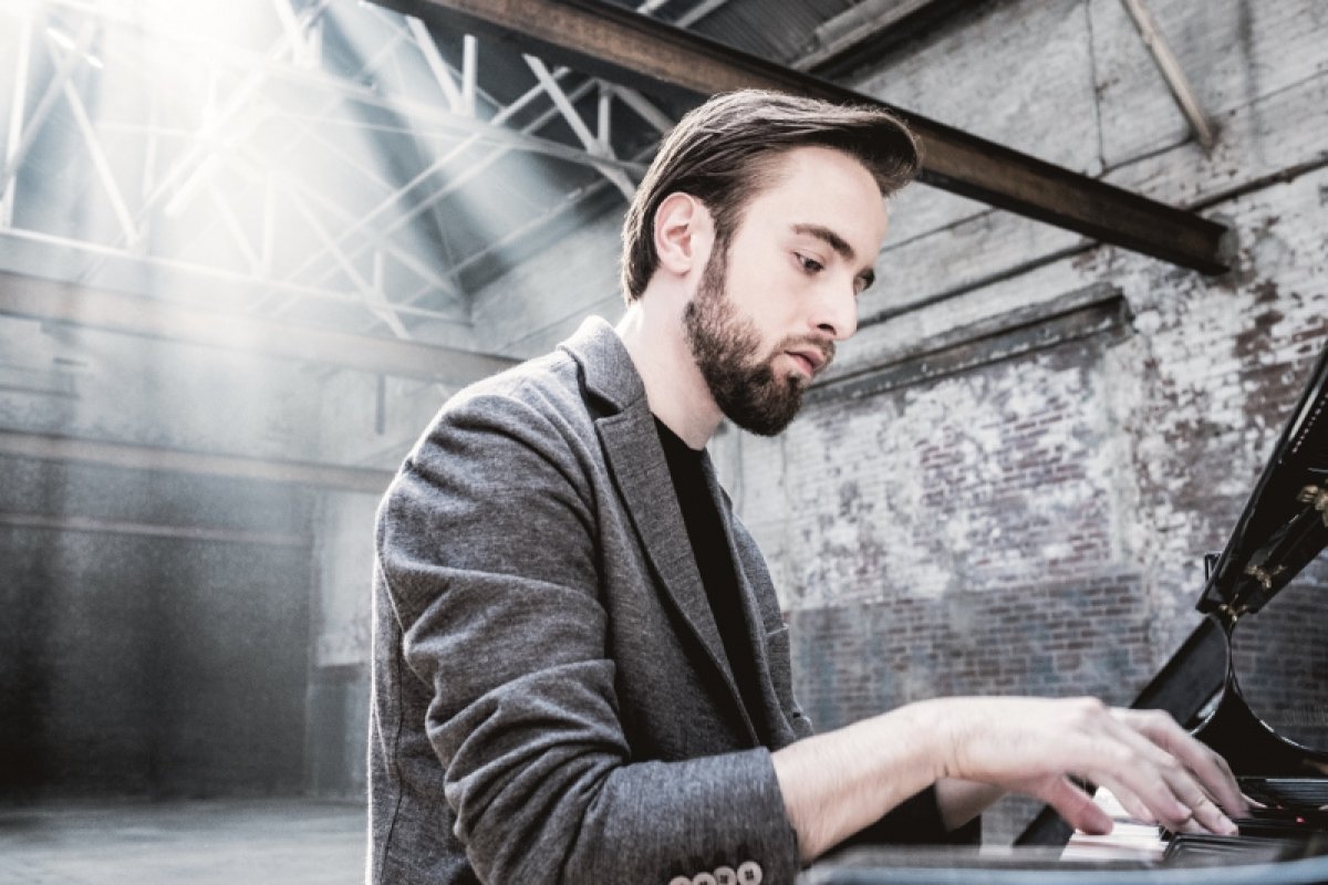 Ruski pijanist Daniil Trifonov u ponedjeljak pred festivalskom publikom u Dvoru