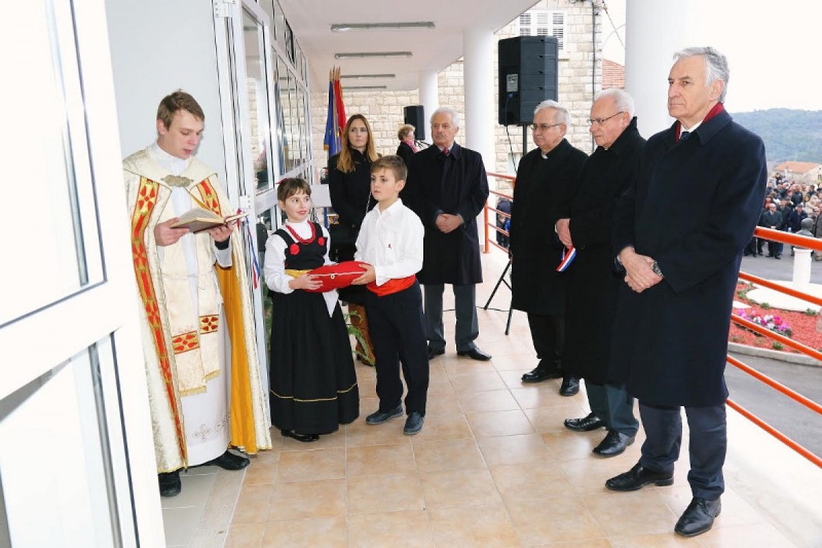 Otvorena sportska dvorana OŠ Smokvica