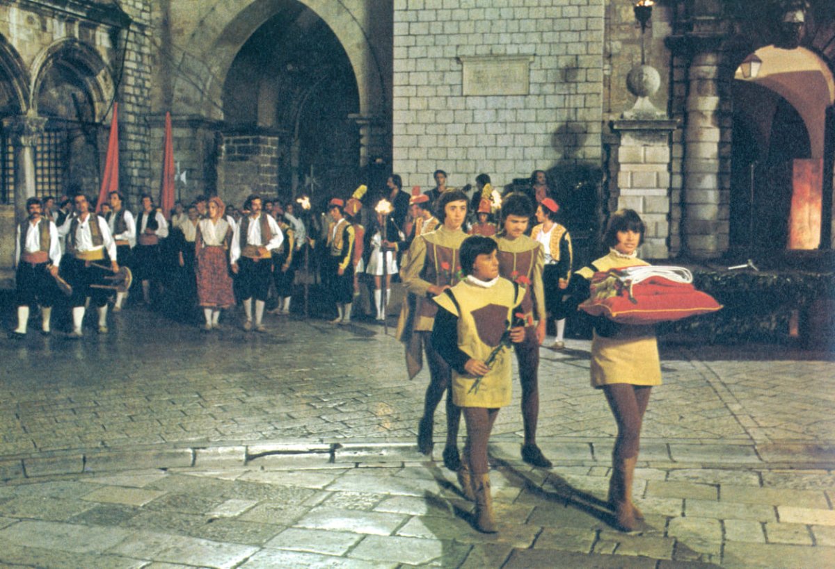 ŠEST DESETLJEĆA DUGA POVIJEST DUBROVAČKIH LJETNIH IGARA I FOLKLORNOG ANSAMBLA LINĐO