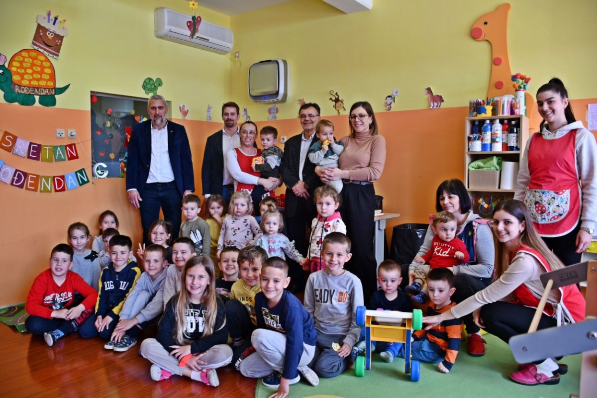 DONACIJA DJEČJEM VRTIĆU SLANO, ČETIRI PROČISTAČA ZRAKA