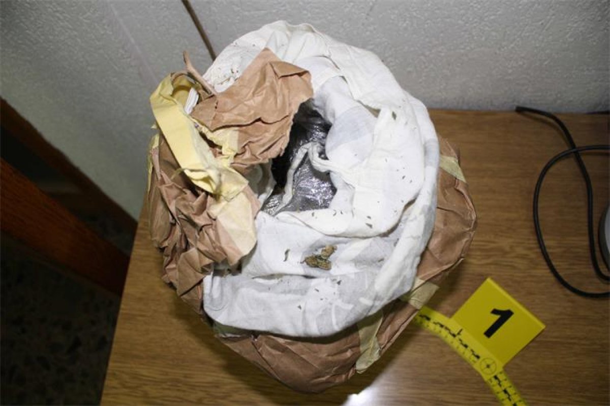 Policajci u Župi uočili sumnjivi paket, a nakon toga uhitili trojicu dilera