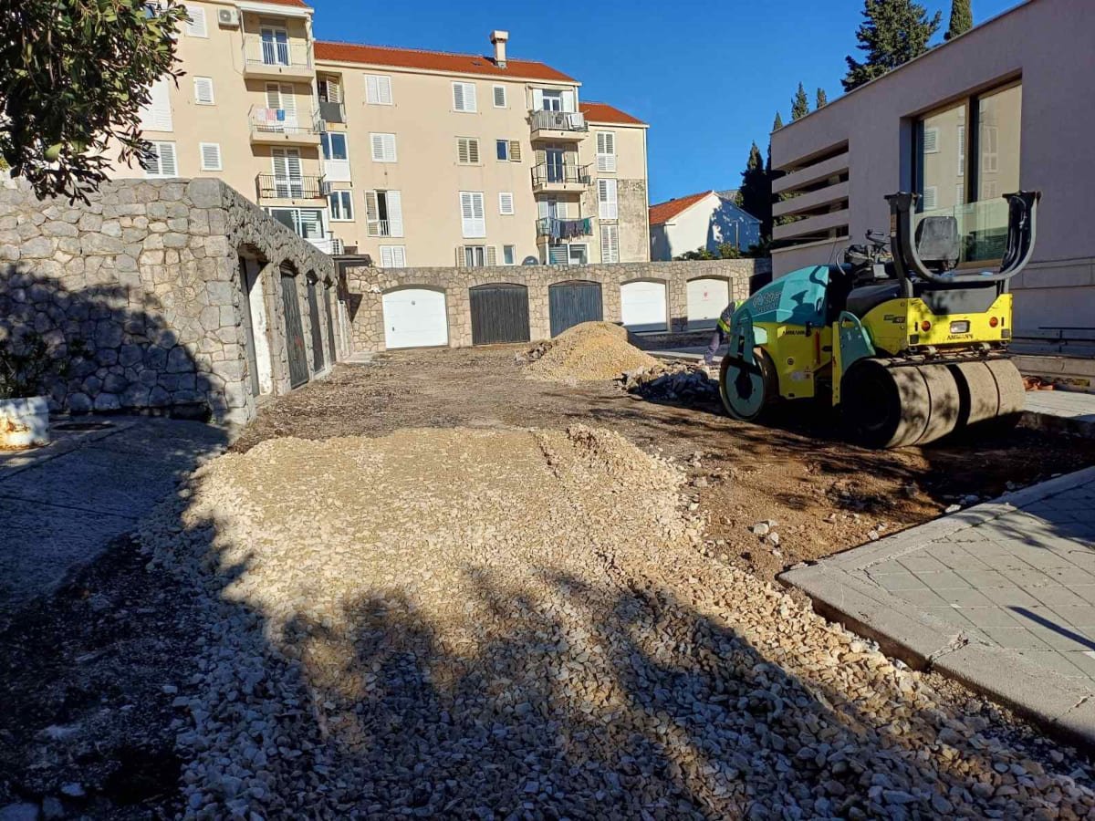 SANACIJA UL. MARKA MAROJICE; ASFALTIRANJE U SRIJEDU