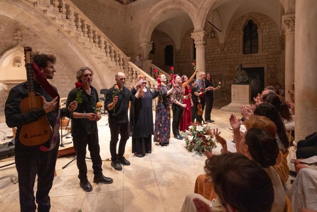 DLJI: L'ARPEGGIATA I CHRISTINA PLUHAR IZVELI POMNO ODABRAN PROGRAM U DVORU