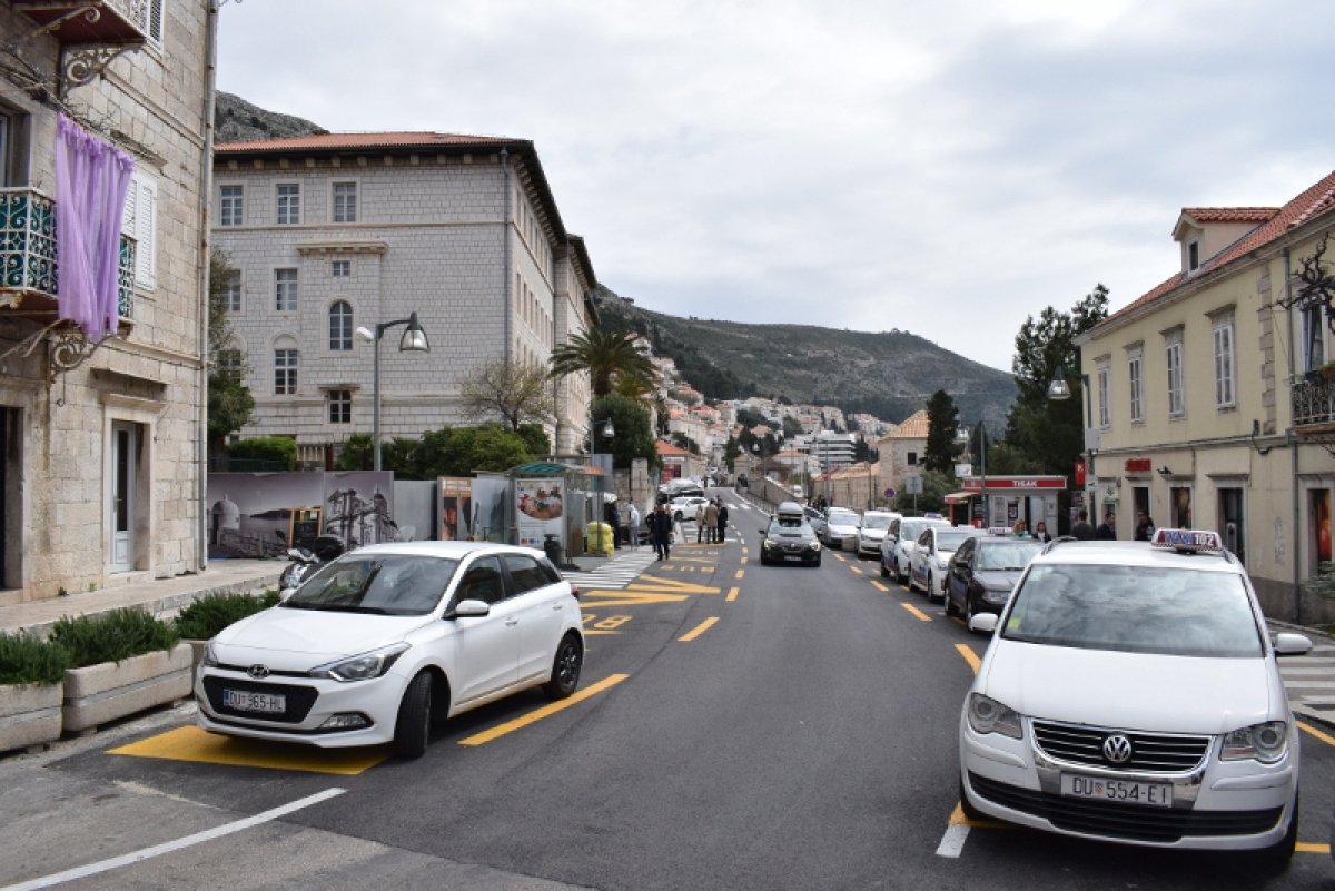 Dio turističkih autobusa ići će na Ploče