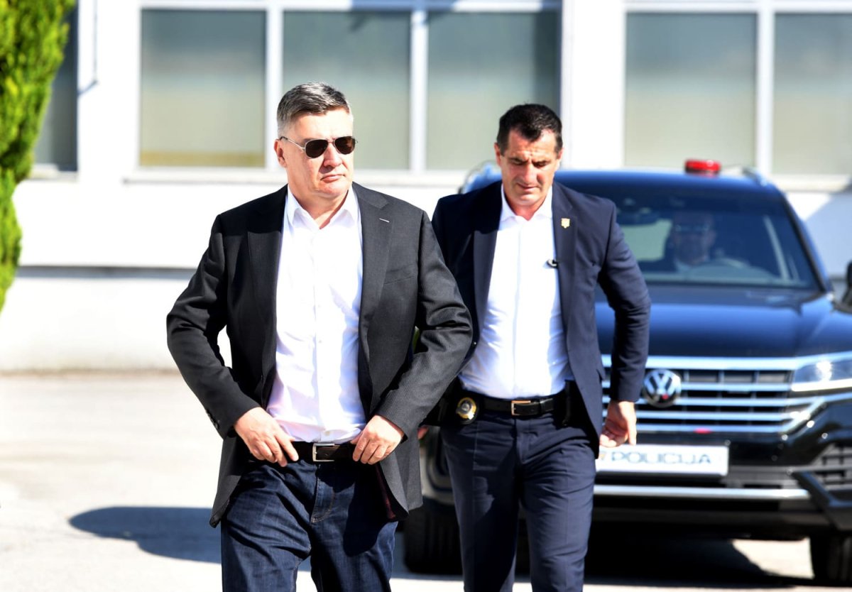 MILANOVIĆ VOJSKU POVUKAO JER SMATRA DA BI VJEŽBA ŠTETILA TURIZMU
