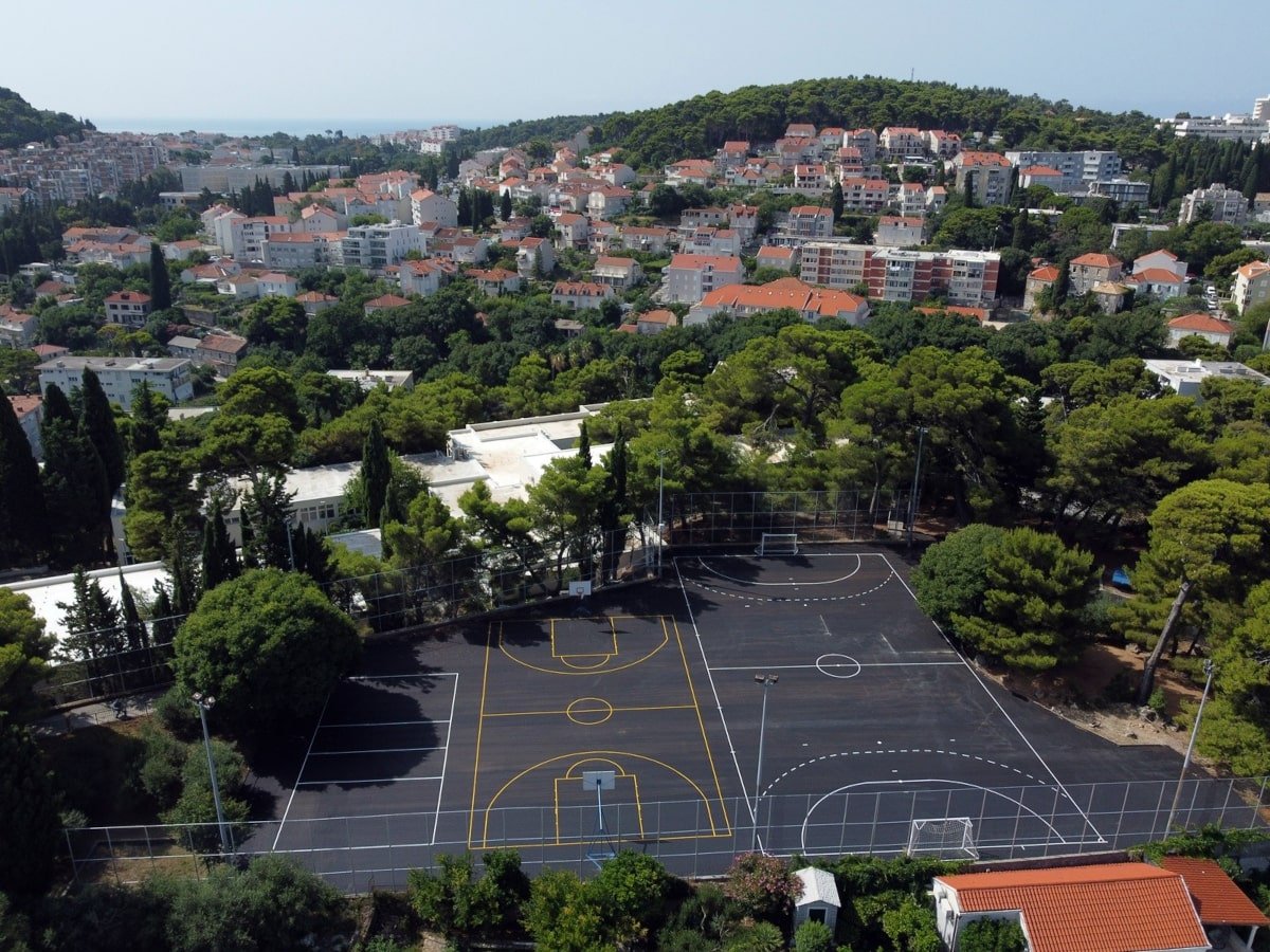OBNOVLJENO IGRALIŠTE OŠ LAPAD