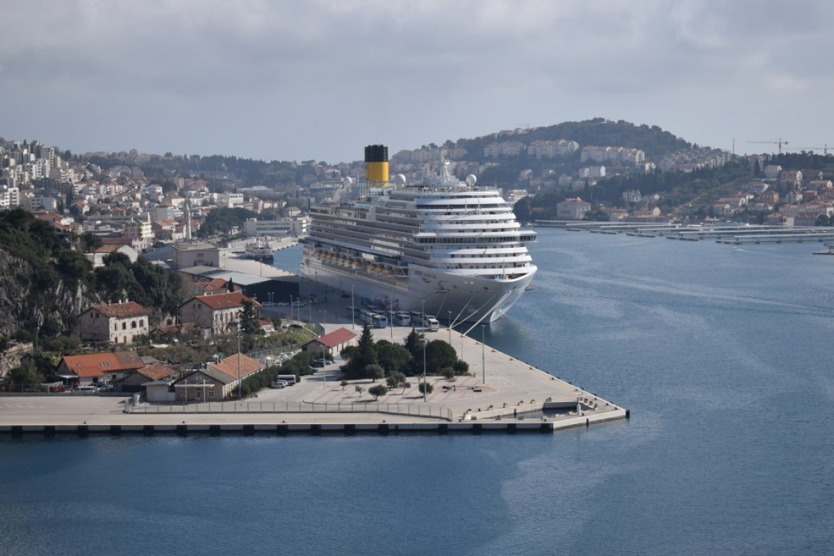 DUBROVNIK NE PREPUŠTA PRVO MJESTO PO BROJU KRUZERA