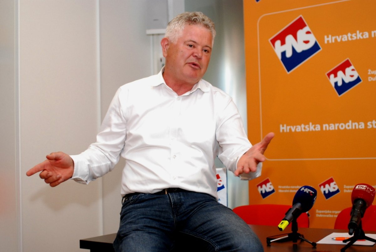 Vlahušić o Frankoviću: Ne birajte kukavicu i nesposobnog čovjeka; na sastancima s ministrima igra igrice na mobitelu