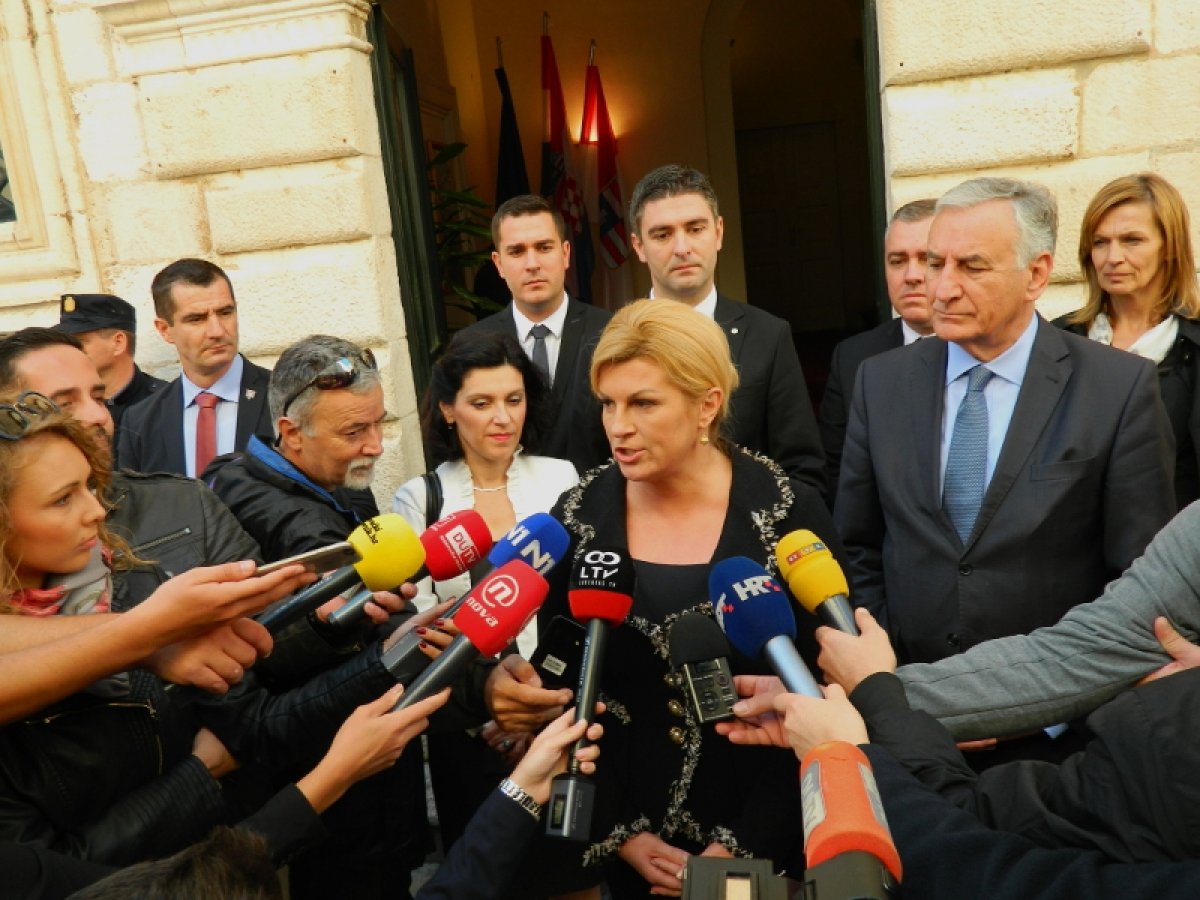 Nevjerojatno, Kolinda G.K. opet je ponovila "Pelješački most"!