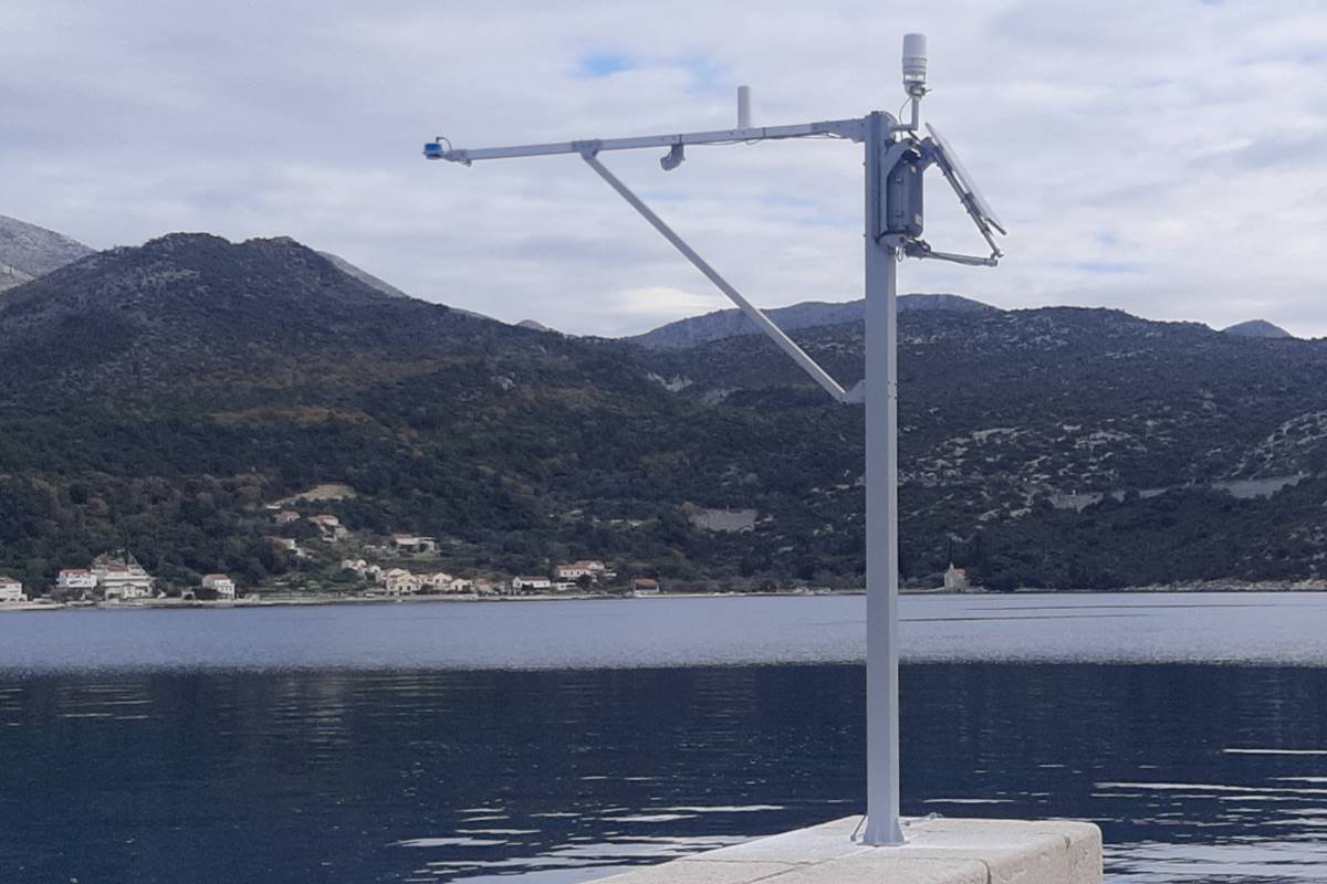 U uvali Slano instalirana je oprema za mjerenje meteoroloških i hidroloških parametara