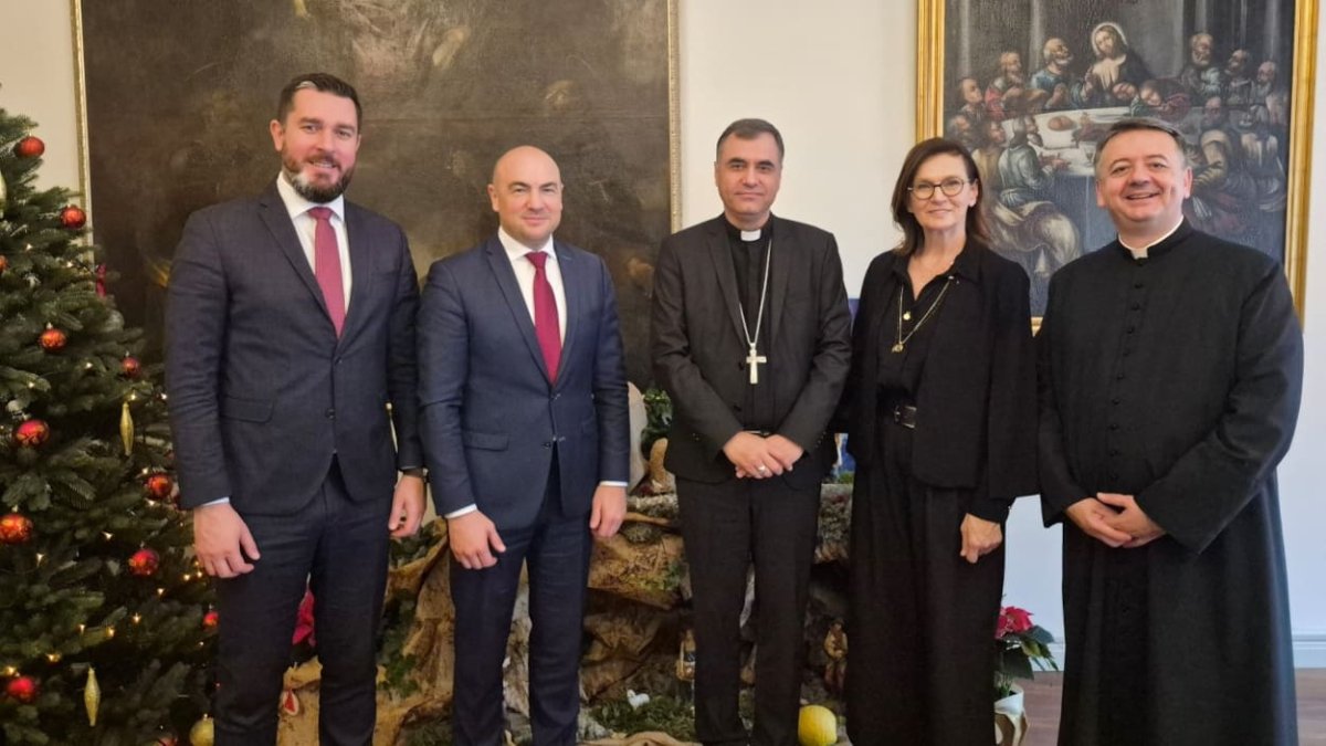 USUSRET BOŽIĆU ŽUPAN PEZO KOD BISKUPA GLASNOVIĆA